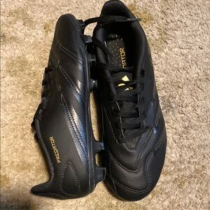 Adidas Predator Black youth Soccer cleats